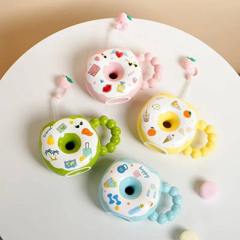 Colorful donuts keramička šolja sa slamkom i beaded handles, savršena za čaj