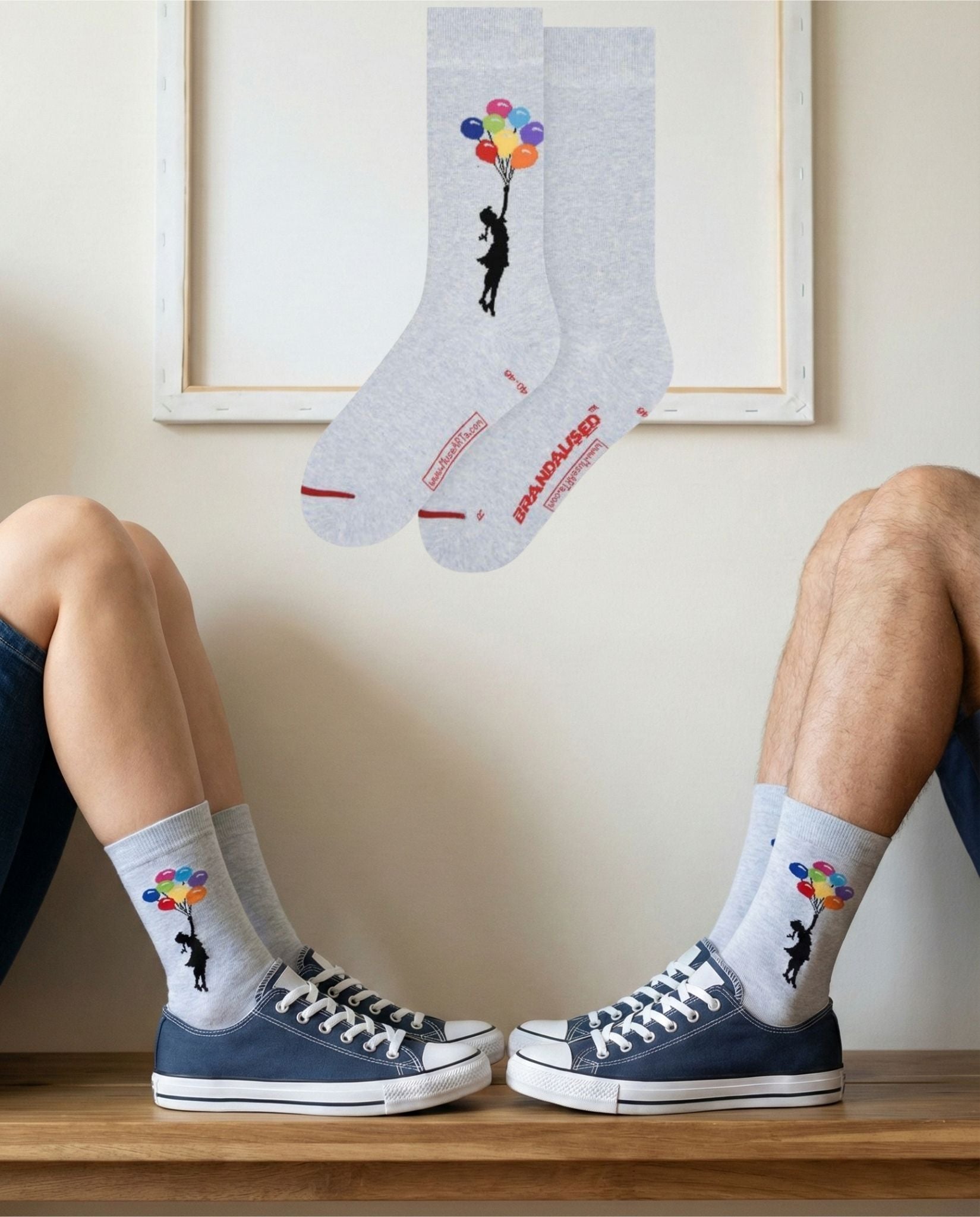 Sive sive čarape Banksy girls floating away s balonima