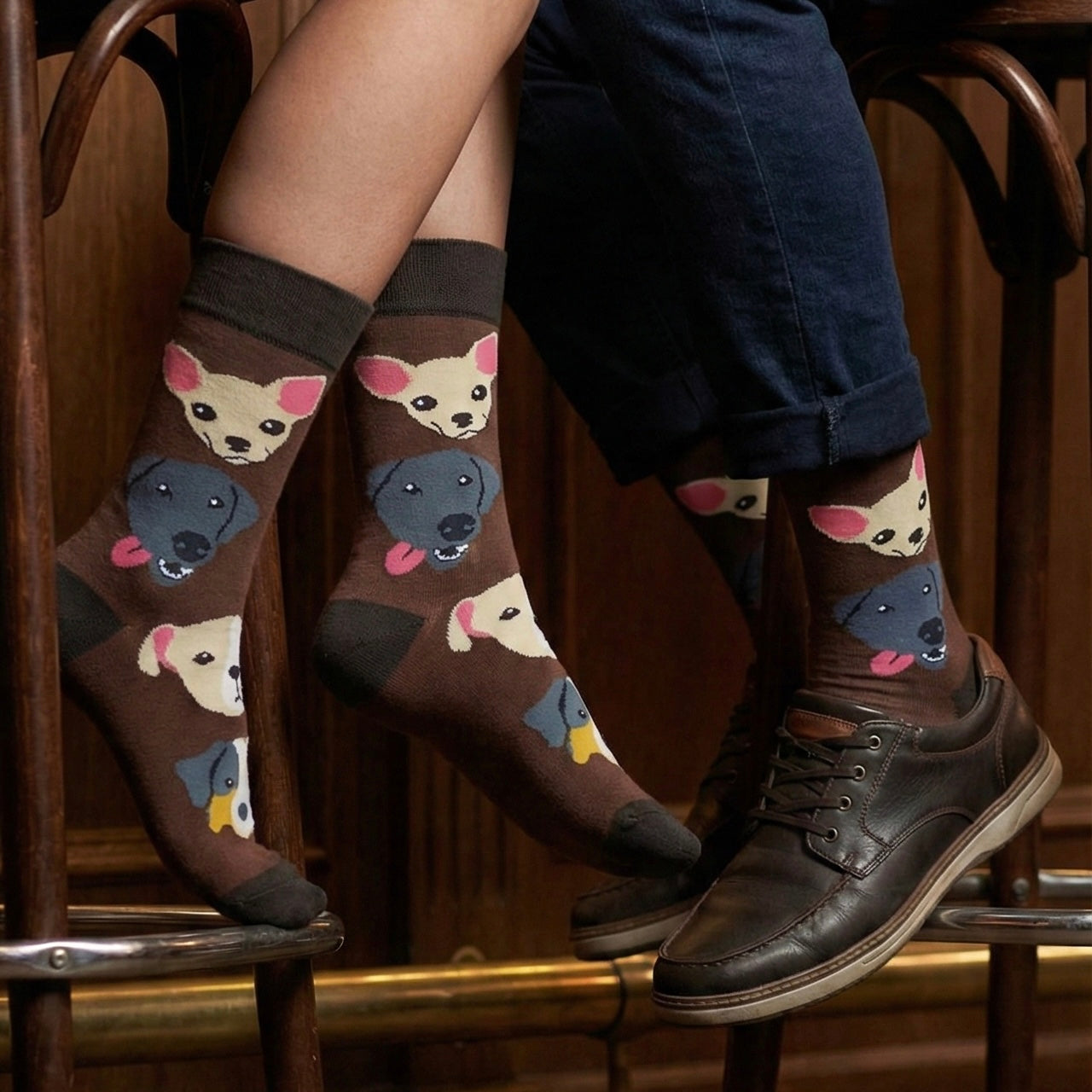 Smeđe čarape Lovely Dog s licima pasa u bojama i izrazima