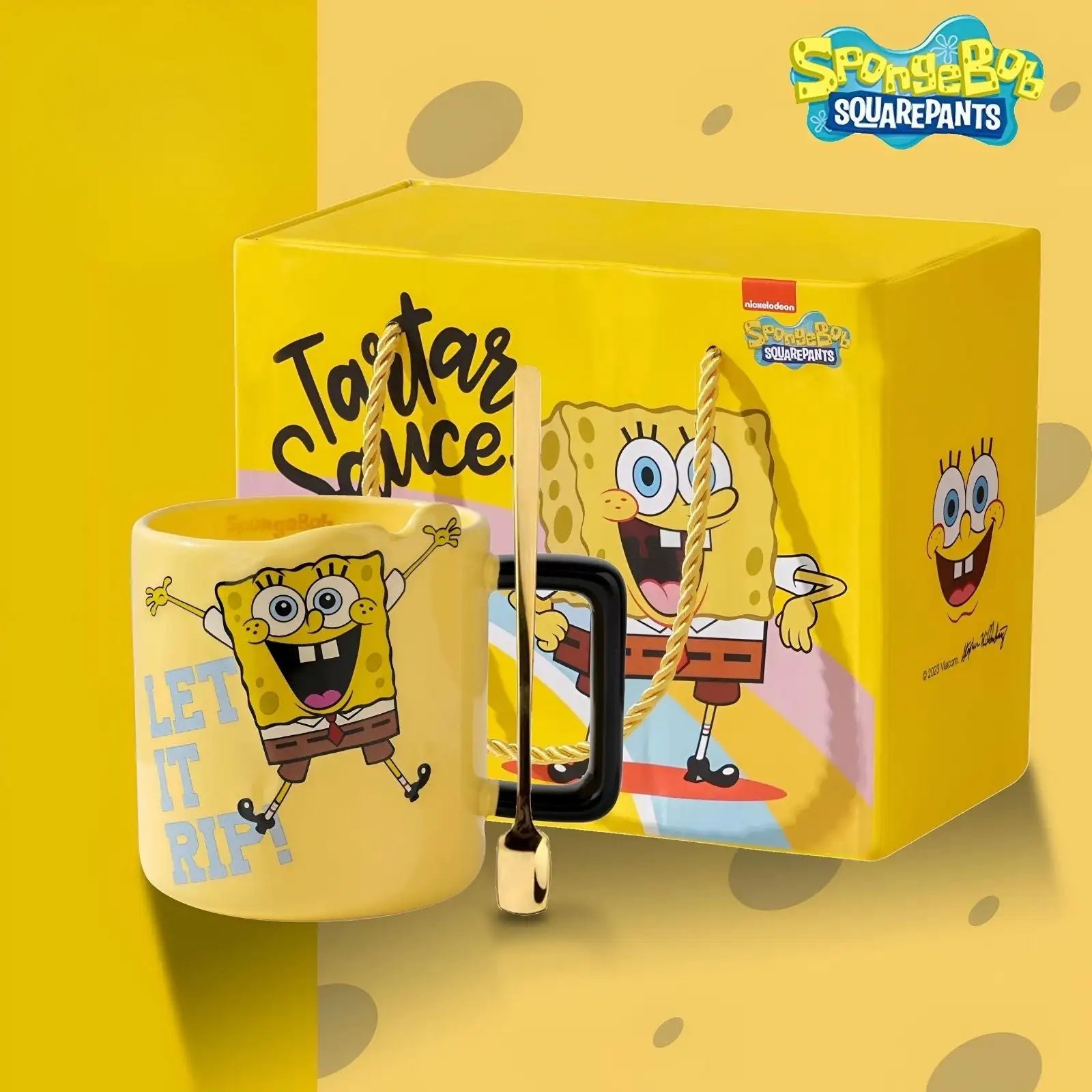 SpongeBob šalica s užetom ručkom, žuta pozadina.