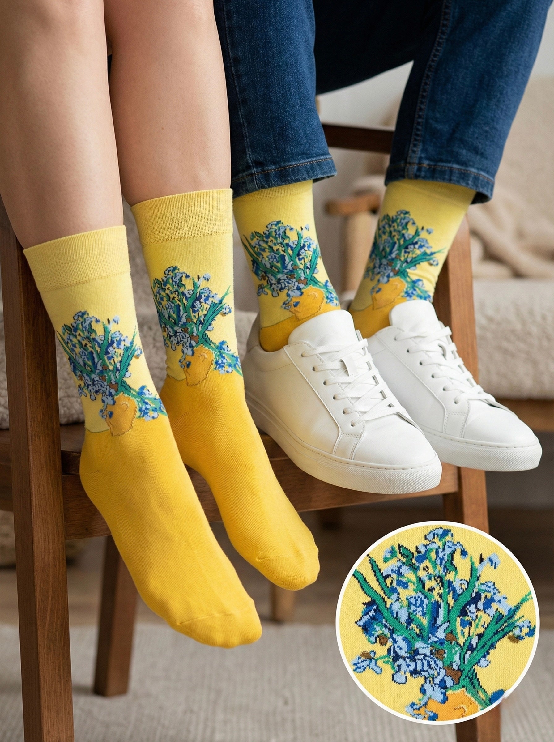 Žute čarape Van Gogh Irises s plavim irisa cvatjem u stilu Van Gogha