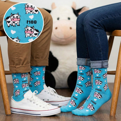 Plave plave čarape BLUE COW s pikseliziranim motivom krava i tekstom moo