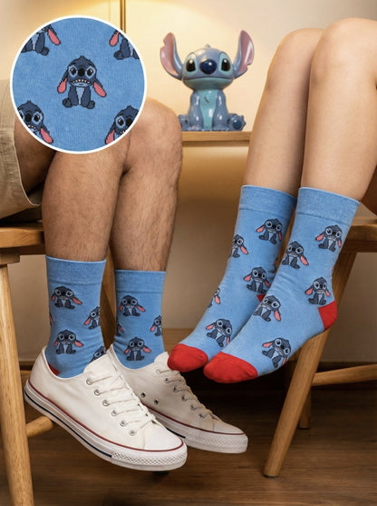 Svjetloplave čarape Stitch model proizvoda s crvenim vrhovima i uzorkom lica