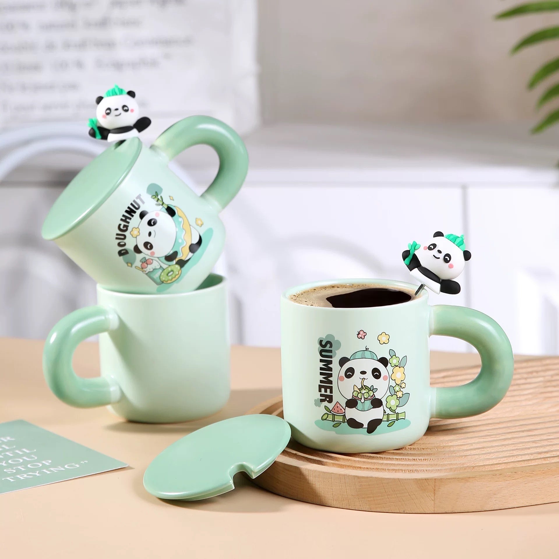 Svijetlozeleni panda keramički set šolja s kašikom i poklopcem