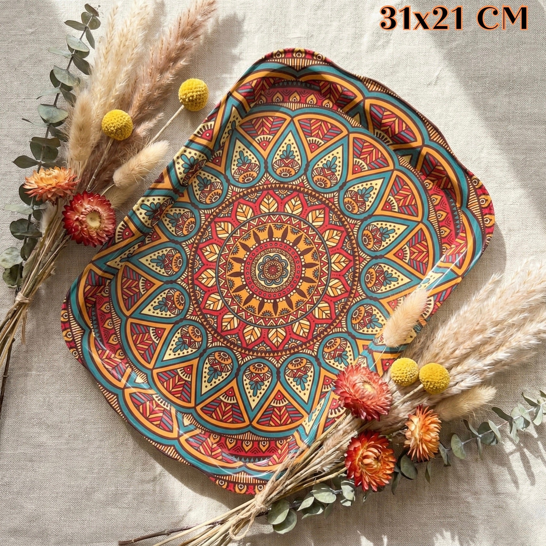 Vibrantna kvadratna metalna tacna TRADICIONALNA METALNA TACNA s mandala dizajnom u crvenoj, narančastoj i tirkiznoj boji