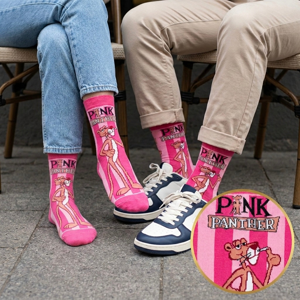 Roze čarape Pink Panther s ikoničnim crtanim dizajnom i prugama