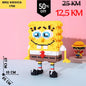 Žuti SpongeBob LEGO lik od 1750 kockica s plavim očima, crvenom kravatom i prugastim čarapama