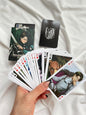 Attack on Titan karte s anime likovima i Survey Corps znakom